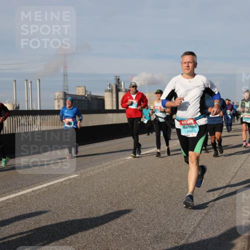 03.10.2025 - Köhlbrandbrückenlauf Lena Gebhardt http://msf.ph/oto/9141691 03.10.2025 09:59:31 Position 2 2404 meine-sportfotos.de