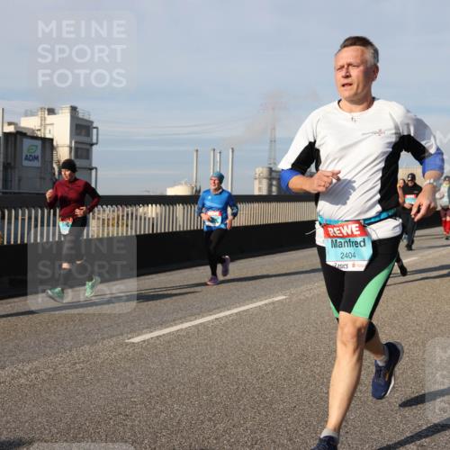 03.10.2025 - Köhlbrandbrückenlauf Lena Gebhardt http://msf.ph/oto/9141707 03.10.2025 09:59:32 Position 2 2404 meine-sportfotos.de