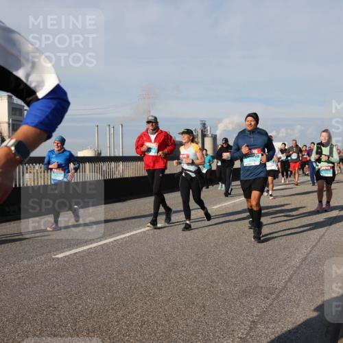 03.10.2025 - Köhlbrandbrückenlauf Lena Gebhardt http://msf.ph/oto/9141714 03.10.2025 09:59:33 Position 2  meine-sportfotos.de