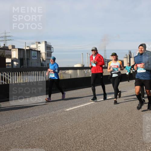 03.10.2025 - Köhlbrandbrückenlauf Lena Gebhardt http://msf.ph/oto/9141718 03.10.2025 09:59:33 Position 2 2376 meine-sportfotos.de