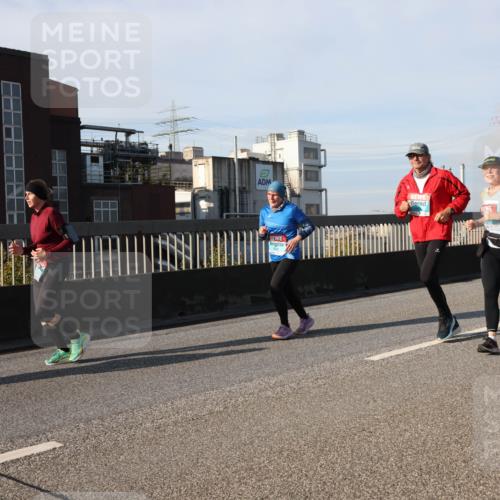 03.10.2025 - Köhlbrandbrückenlauf Lena Gebhardt http://msf.ph/oto/9141720 03.10.2025 09:59:33 Position 2 2376 meine-sportfotos.de