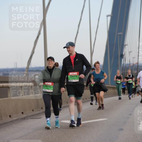 03.10.2025 - Köhlbrandbrückenlauf Jannik Wohlers http://msf.ph/oto/9141730 03.10.2025 15:39:10 Position 1 8183, 8185 meine-sportfotos.de