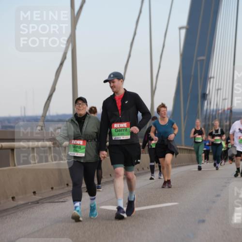 03.10.2025 - Köhlbrandbrückenlauf Jannik Wohlers http://msf.ph/oto/9141731 03.10.2025 15:39:10 Position 1 8183, 8185 meine-sportfotos.de