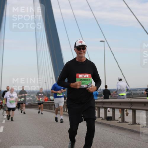 03.10.2025 - Köhlbrandbrückenlauf Jannik Wohlers http://msf.ph/oto/9141735 03.10.2025 15:39:15 Position 1 8407 meine-sportfotos.de