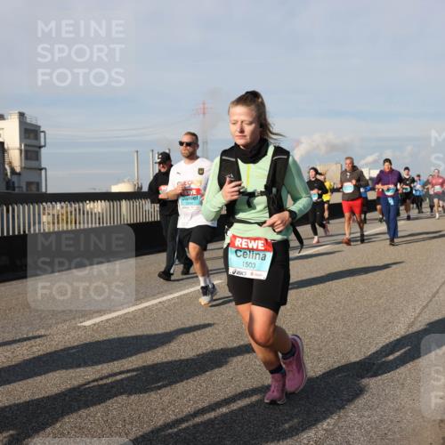 03.10.2025 - Köhlbrandbrückenlauf Lena Gebhardt http://msf.ph/oto/9141747 03.10.2025 09:59:35 Position 2 24, 1503 meine-sportfotos.de