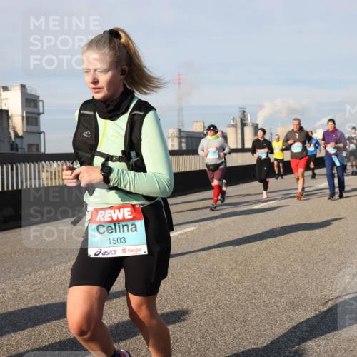 03.10.2025 - Köhlbrandbrückenlauf Lena Gebhardt http://msf.ph/oto/9141755 03.10.2025 09:59:36 Position 2 1503 meine-sportfotos.de