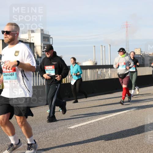03.10.2025 - Köhlbrandbrückenlauf Lena Gebhardt http://msf.ph/oto/9141763 03.10.2025 09:59:36 Position 2 2836, 2082 meine-sportfotos.de