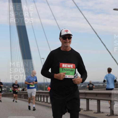 03.10.2025 - Köhlbrandbrückenlauf Jannik Wohlers http://msf.ph/oto/9141766 03.10.2025 15:39:15 Position 1 407 meine-sportfotos.de