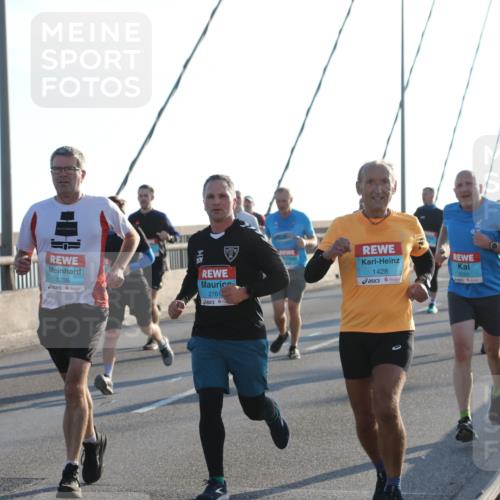 03.10.2025 - Köhlbrandbrückenlauf Yannick Fuchs http://msf.ph/oto/9141812 03.10.2025 08:27:01 Position 2 3236, 2761, 1428, 3250 meine-sportfotos.de