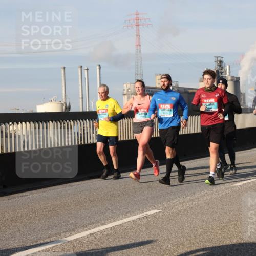 03.10.2025 - Köhlbrandbrückenlauf Lena Gebhardt http://msf.ph/oto/9141816 03.10.2025 09:59:39 Position 2 2009, 2010, 2867 meine-sportfotos.de