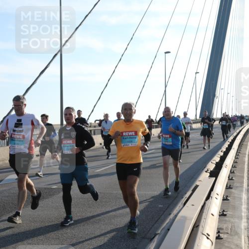 03.10.2025 - Köhlbrandbrückenlauf Yannick Fuchs http://msf.ph/oto/9141828 03.10.2025 08:27:01 Position 2 1089, 2761, 1428 meine-sportfotos.de