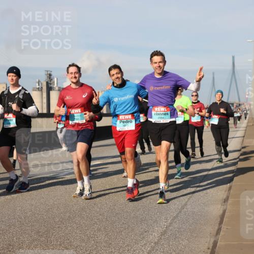 03.10.2025 - Köhlbrandbrückenlauf Lena Gebhardt http://msf.ph/oto/9141844 03.10.2025 09:59:41 Position 2 1810, 762, 1815, 2984 meine-sportfotos.de