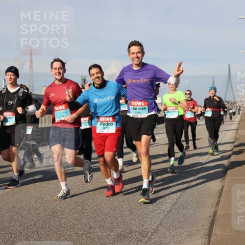 03.10.2025 - Köhlbrandbrückenlauf Lena Gebhardt http://msf.ph/oto/9141854 03.10.2025 09:59:42 Position 2 1810, 3762, 2270, 2984, 1815 meine-sportfotos.de