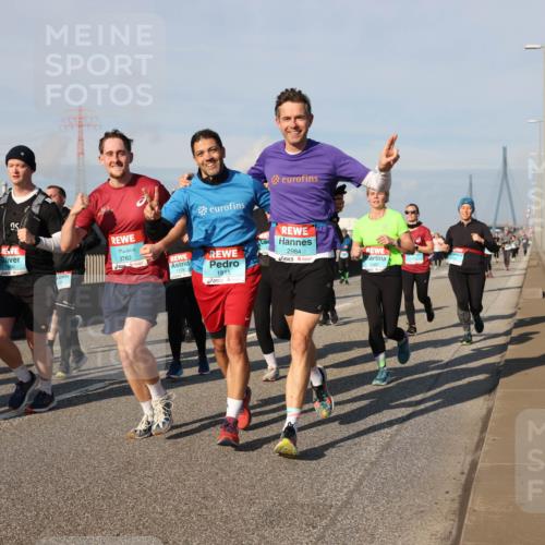 03.10.2025 - Köhlbrandbrückenlauf Lena Gebhardt http://msf.ph/oto/9141862 03.10.2025 09:59:42 Position 2 10, 2984, 3762, 1778, 1815 meine-sportfotos.de