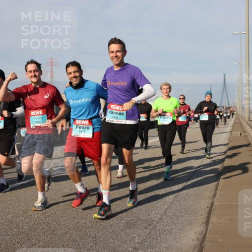 03.10.2025 - Köhlbrandbrückenlauf Lena Gebhardt http://msf.ph/oto/9141868 03.10.2025 09:59:42 Position 2 1866, 3762, 1815, 2984 meine-sportfotos.de