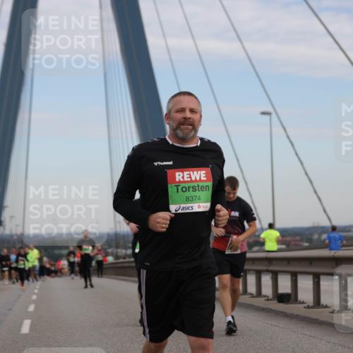 03.10.2025 - Köhlbrandbrückenlauf Jannik Wohlers http://msf.ph/oto/9141870 03.10.2025 15:39:23 Position 1 8374 meine-sportfotos.de