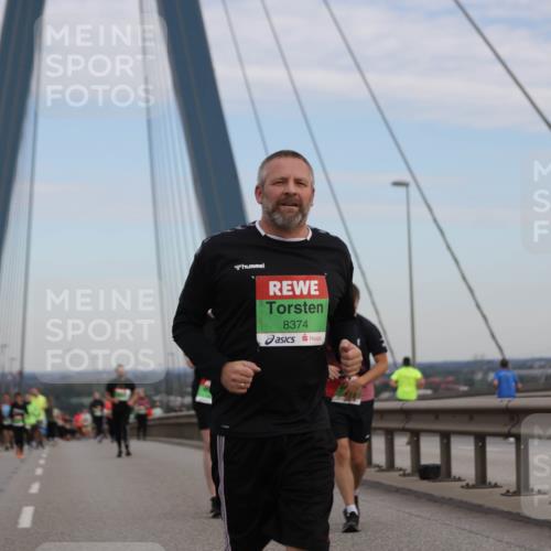 03.10.2025 - Köhlbrandbrückenlauf Jannik Wohlers http://msf.ph/oto/9141872 03.10.2025 15:39:23 Position 1 8374 meine-sportfotos.de