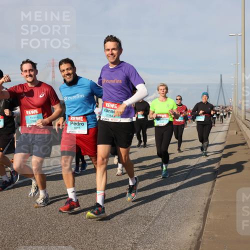 03.10.2025 - Köhlbrandbrückenlauf Lena Gebhardt http://msf.ph/oto/9141873 03.10.2025 09:59:42 Position 2 3762, 2984, 1815 meine-sportfotos.de