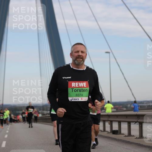 03.10.2025 - Köhlbrandbrückenlauf Jannik Wohlers http://msf.ph/oto/9141874 03.10.2025 15:39:24 Position 1 8374 meine-sportfotos.de