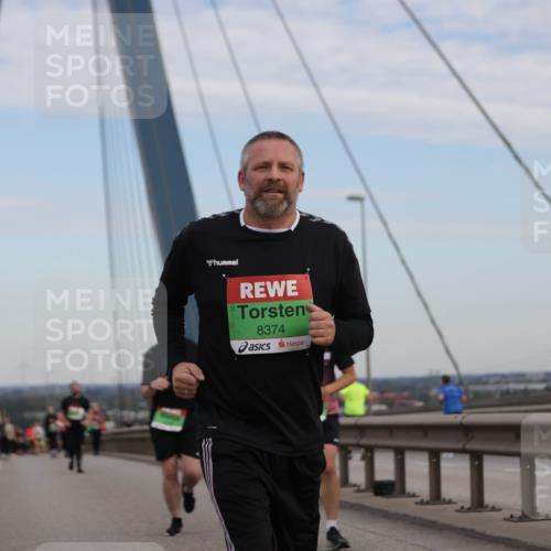 03.10.2025 - Köhlbrandbrückenlauf Jannik Wohlers http://msf.ph/oto/9141880 03.10.2025 15:39:24 Position 1 8374 meine-sportfotos.de