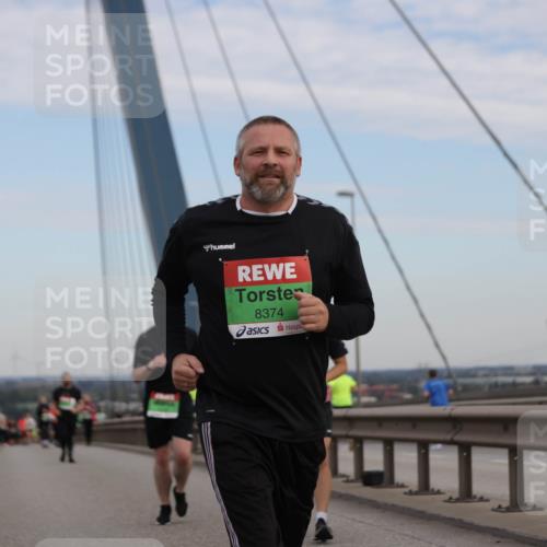 03.10.2025 - Köhlbrandbrückenlauf Jannik Wohlers http://msf.ph/oto/9141882 03.10.2025 15:39:24 Position 1 8374 meine-sportfotos.de
