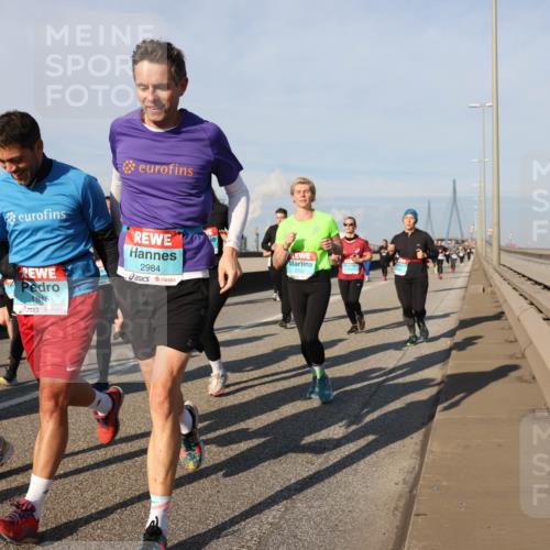 03.10.2025 - Köhlbrandbrückenlauf Lena Gebhardt http://msf.ph/oto/9141893 03.10.2025 09:59:43 Position 2 2984, 3762, 1815 meine-sportfotos.de