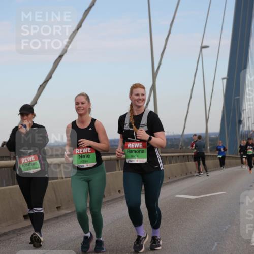 03.10.2025 - Köhlbrandbrückenlauf Jannik Wohlers http://msf.ph/oto/9141897 03.10.2025 15:39:25 Position 1 8723, 8394, 8414 meine-sportfotos.de