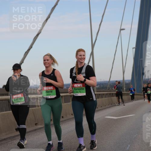 03.10.2025 - Köhlbrandbrückenlauf Jannik Wohlers http://msf.ph/oto/9141900 03.10.2025 15:39:25 Position 1 8723, 8394, 8414 meine-sportfotos.de