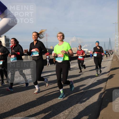 03.10.2025 - Köhlbrandbrückenlauf Lena Gebhardt http://msf.ph/oto/9141902 03.10.2025 09:59:43 Position 2 2270, 2502 meine-sportfotos.de