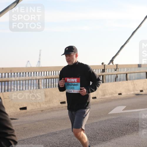 03.10.2025 - Köhlbrandbrückenlauf Yannick Fuchs http://msf.ph/oto/9141903 03.10.2025 08:27:10 Position 2 7, 1403 meine-sportfotos.de