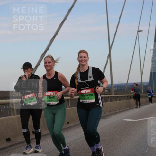 03.10.2025 - Köhlbrandbrückenlauf Jannik Wohlers http://msf.ph/oto/9141910 03.10.2025 15:39:25 Position 1 8723, 8394, 8414 meine-sportfotos.de
