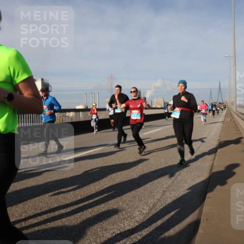 03.10.2025 - Köhlbrandbrückenlauf Lena Gebhardt http://msf.ph/oto/9141911 03.10.2025 09:59:44 Position 2 2512, 31335 meine-sportfotos.de