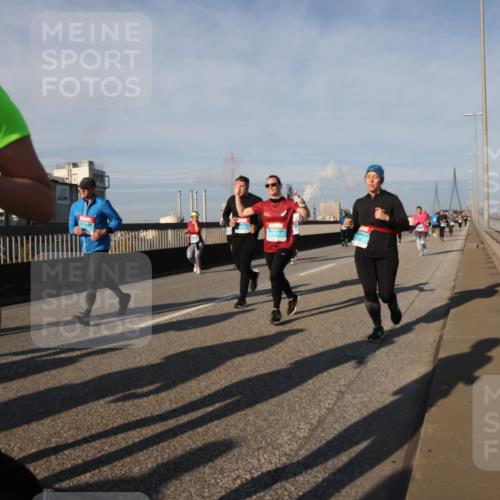 03.10.2025 - Köhlbrandbrückenlauf Lena Gebhardt http://msf.ph/oto/9141914 03.10.2025 09:59:44 Position 2  meine-sportfotos.de