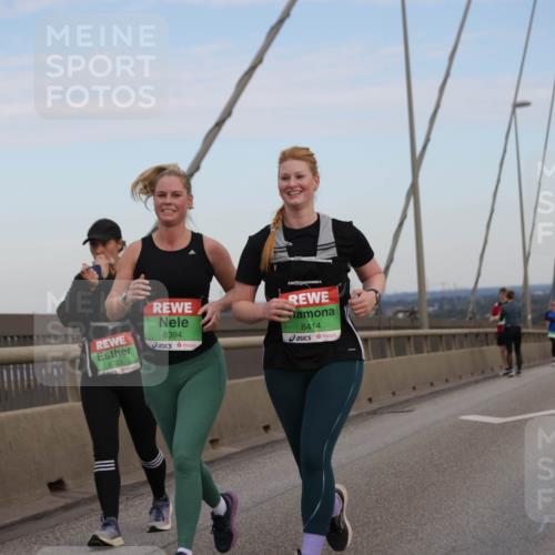 03.10.2025 - Köhlbrandbrückenlauf Jannik Wohlers http://msf.ph/oto/9141920 03.10.2025 15:39:25 Position 1 8723, 8394, 8414 meine-sportfotos.de