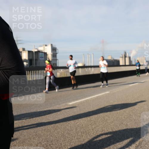 03.10.2025 - Köhlbrandbrückenlauf Lena Gebhardt http://msf.ph/oto/9141936 03.10.2025 09:59:46 Position 2  meine-sportfotos.de