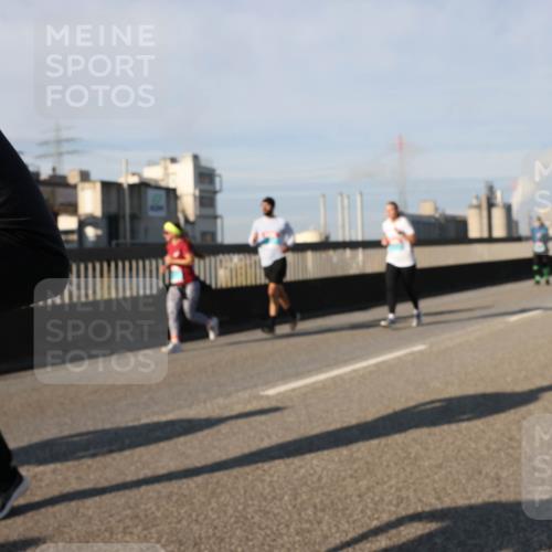 03.10.2025 - Köhlbrandbrückenlauf Lena Gebhardt http://msf.ph/oto/9141939 03.10.2025 09:59:46 Position 2  meine-sportfotos.de