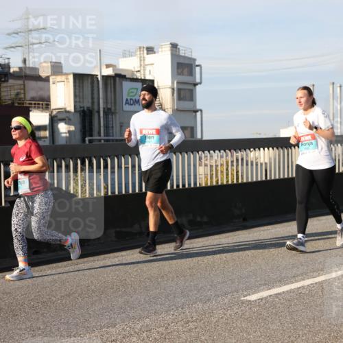 03.10.2025 - Köhlbrandbrückenlauf Lena Gebhardt http://msf.ph/oto/9141952 03.10.2025 09:59:46 Position 2 8541, 1885 meine-sportfotos.de
