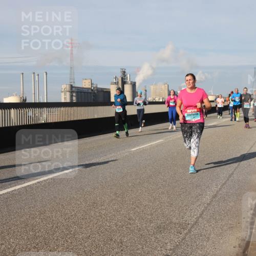 03.10.2025 - Köhlbrandbrückenlauf Lena Gebhardt http://msf.ph/oto/9141963 03.10.2025 09:59:47 Position 2  meine-sportfotos.de