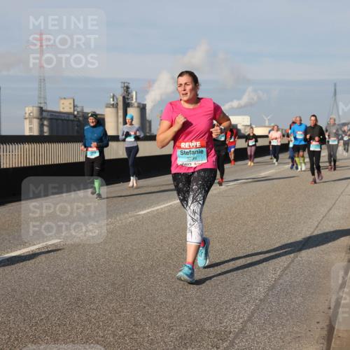 03.10.2025 - Köhlbrandbrückenlauf Lena Gebhardt http://msf.ph/oto/9141965 03.10.2025 09:59:48 Position 2 3239 meine-sportfotos.de