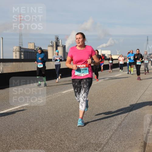 03.10.2025 - Köhlbrandbrückenlauf Lena Gebhardt http://msf.ph/oto/9141972 03.10.2025 09:59:48 Position 2 3239 meine-sportfotos.de