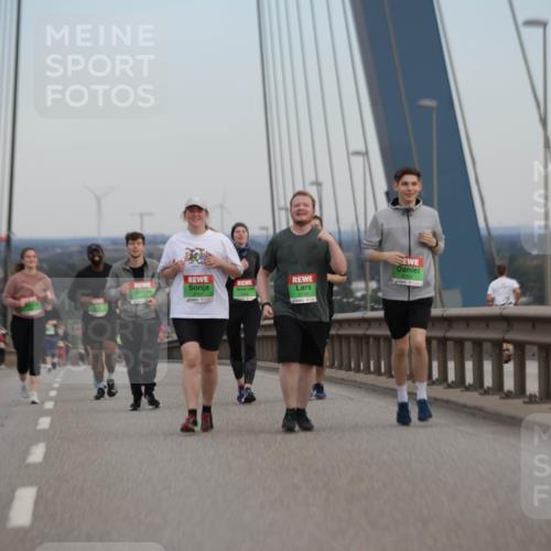 03.10.2025 - Köhlbrandbrückenlauf Jannik Wohlers http://msf.ph/oto/9142000 03.10.2025 15:40:29 Position 1  meine-sportfotos.de