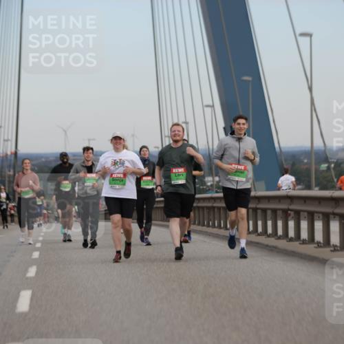03.10.2025 - Köhlbrandbrückenlauf Jannik Wohlers http://msf.ph/oto/9142004 03.10.2025 15:40:29 Position 1  meine-sportfotos.de