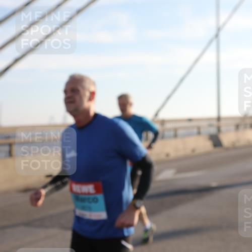 03.10.2025 - Köhlbrandbrückenlauf Yannick Fuchs http://msf.ph/oto/9142010 03.10.2025 08:27:18 Position 2  meine-sportfotos.de