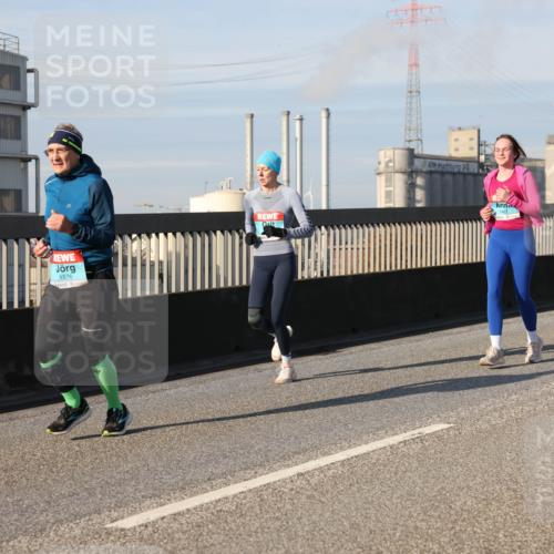 03.10.2025 - Köhlbrandbrückenlauf Lena Gebhardt http://msf.ph/oto/9142023 03.10.2025 09:59:50 Position 2 1576, 1467 meine-sportfotos.de