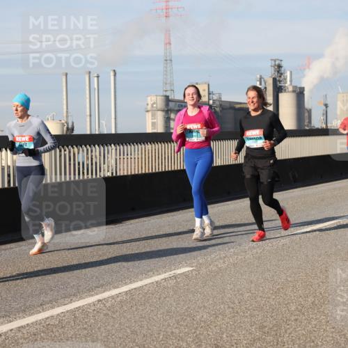 03.10.2025 - Köhlbrandbrückenlauf Lena Gebhardt http://msf.ph/oto/9142031 03.10.2025 09:59:51 Position 2  meine-sportfotos.de