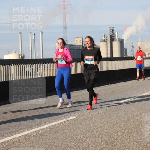 03.10.2025 - Köhlbrandbrückenlauf Lena Gebhardt http://msf.ph/oto/9142035 03.10.2025 09:59:51 Position 2 1467, 1049, 1615 meine-sportfotos.de