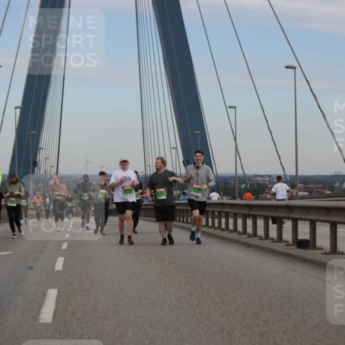 03.10.2025 - Köhlbrandbrückenlauf Jannik Wohlers http://msf.ph/oto/9142036 03.10.2025 15:40:30 Position 1  meine-sportfotos.de