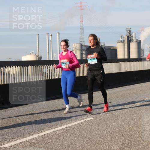 03.10.2025 - Köhlbrandbrückenlauf Lena Gebhardt http://msf.ph/oto/9142038 03.10.2025 09:59:51 Position 2 1042 meine-sportfotos.de