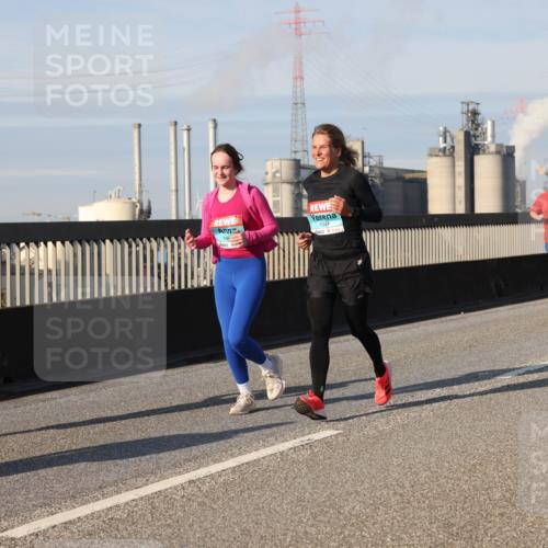 03.10.2025 - Köhlbrandbrückenlauf Lena Gebhardt http://msf.ph/oto/9142041 03.10.2025 09:59:51 Position 2 104, 14 meine-sportfotos.de