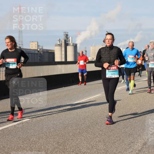 03.10.2025 - Köhlbrandbrückenlauf Lena Gebhardt http://msf.ph/oto/9142050 03.10.2025 09:59:52 Position 2 1467, 1049, 1615 meine-sportfotos.de